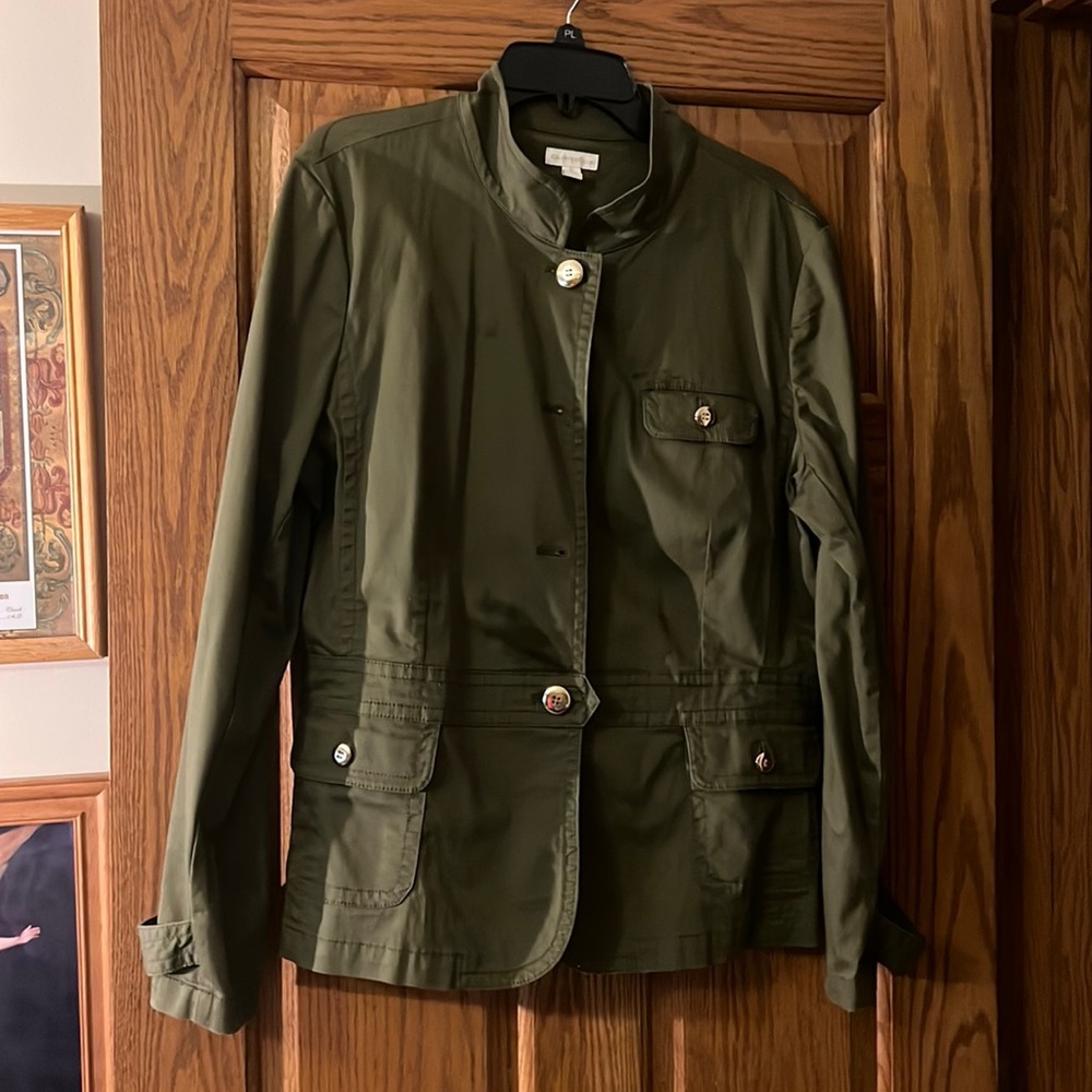 Olive Green utility fun jacket. Excellent condition.